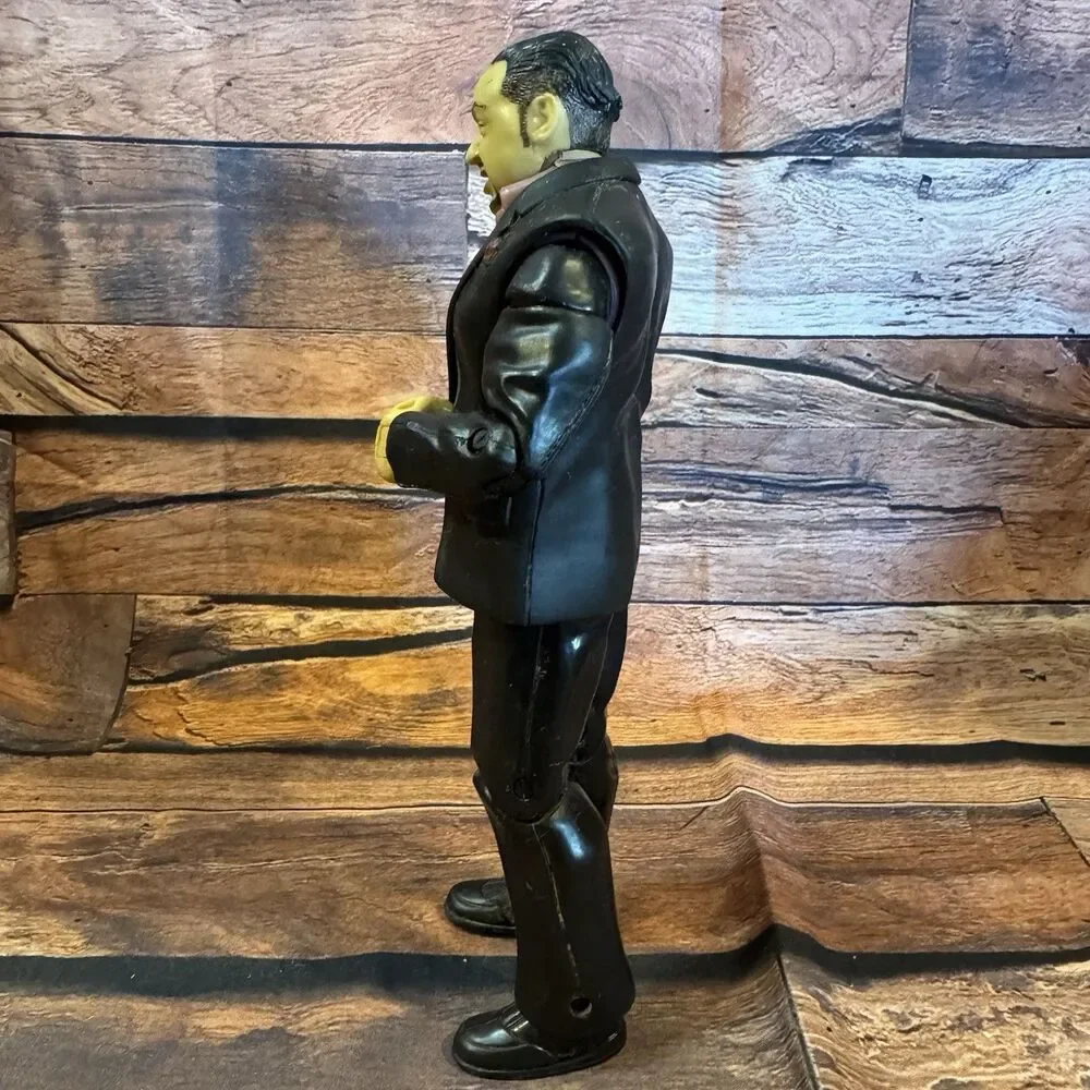 2004 WWE Armando Estrada Suited Action Figure Jakks Pacific Manager Vintage RA